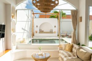 Et opholdsområde på EnyaVillas 3, Brand New - Boutique Mediterranean