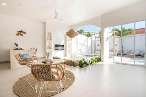 Et opholdsområde på EnyaVillas 3, Brand New - Boutique Mediterranean