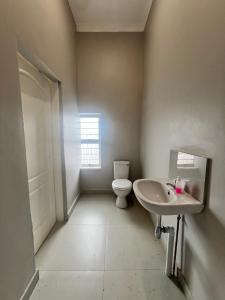 Et badeværelse på Kings Park Lodge