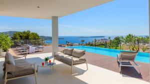 Swimmingpoolen hos eller tæt på Villa Sunray by Villas Guide