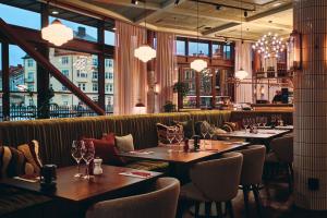 Restaurace v ubytování The Dock + 78 fotografií