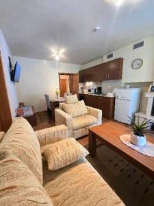 Køkken eller tekøkken på Lucky SP apartments -Pamporovo