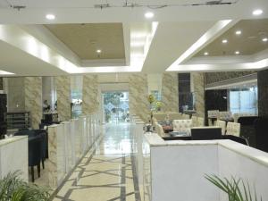 Lobbyen eller receptionen på Palette by CheckIn Orient Hotel & Convention Centre, Nagpur