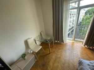 Khu vực ghế ngồi tại Intercontinental View Universitate ! +6 ảnh