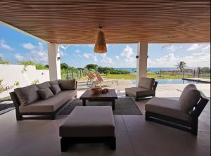 Billede fra billedgalleriet på Modern and spacious Villa on the beach! i Saint-François