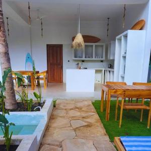 Billede fra billedgalleriet på Private 8 Sleeper Waterfall Villa with private garden and cascading waterfall pool in Paje Zanzibar Prime location steps to Paje beach shops bars & restaurants WIFI AC TV i Paje + 60 billeder