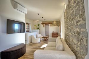 Et opholdsområde på Villa Anna by PosarelliVillas