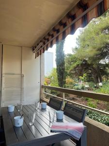 En balkon eller terrasse på Pied à terre - Port de Hyères