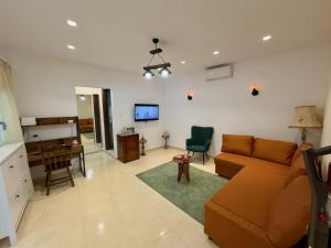 Χώρος καθιστικού στο Aski house - Authentic Cretan life +21 φωτογραφίες