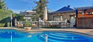Swimmingpoolen hos eller tæt på Villa en Torrelodones