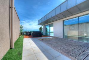 Μπαλκόνι ή βεράντα στο Tur an Tsaile - Galway Lakeside Apartments +35 φωτογραφίες