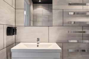 Et badeværelse på Charming 2-Bed House Purley Station + 12 billeder