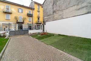 Το κτήριο όπου στεγάζεται  το διαμέρισμα