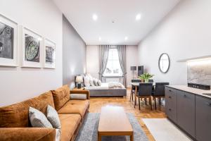 Posezení v ubytování Venetian House Market Square Aparthotel