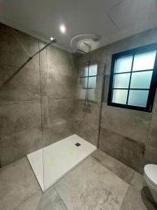 Ένα μπάνιο στο Villa Catherine