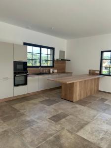 Η κουζίνα ή μικρή κουζίνα στο Villa Catherine