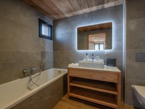 Koupelna v ubytování Chalet moderne à Morzine, 12 pers, 5 ch, proche centre - FR-1-754-88 + 15 fotografií
