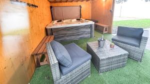 Et opholdsområde på Villa -Piscine & Spa -14 pers