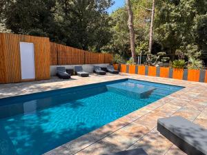 Swimmingpoolen hos eller tæt på Villa -Piscine & Spa -14 pers