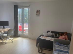 Et tv og/eller underholdning på cosy studio apartment good location