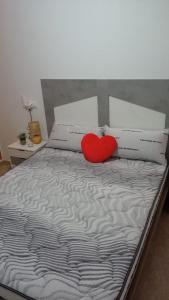 Postel nebo postele na pokoji v ubytování Apartalux San Pedro Playa