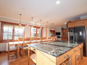 Køkken eller tekøkken på Northbanks House