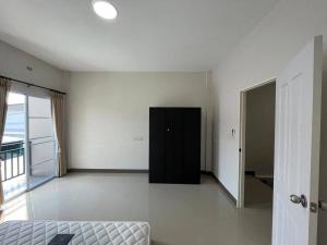 Fotografie z fotogalerie ubytování ทาวน์โฮมทรัพย์มาลีโครงการ9ลำพูน v destinaci Ban San Ton Thong