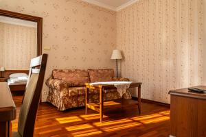 Postel nebo postele na pokoji v ubytování Zamek Przecław