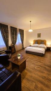 Postel nebo postele na pokoji v ubytování Vintage H&R St Anna + 112 fotografií