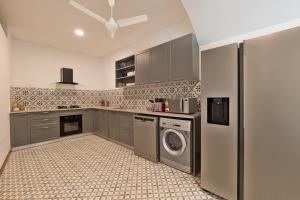 Kuchyň nebo kuchyňský kout v ubytování Melhor Stays Villa - L-A3 Luxurious 3BHK villa with private pool, Assagao
