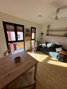 Khu vực ghế ngồi tại Tofona House +8 ảnh