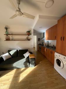 Nhà bếp/bếp nhỏ tại Tofona House