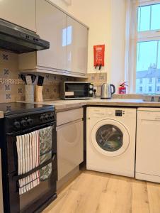 Køkken eller tekøkken på Longrow Apartment + 7 billeder