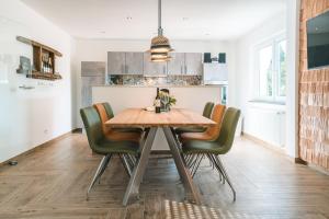 Galeriebild der Unterkunft Ferienwohnung 12 Kirschen in Durbach + 23 Fotos