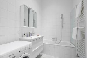 Ένα μπάνιο στο Parkview Boutique Apartments