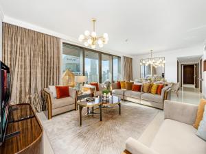 Et opholdsområde på Kensington - 4BR Deluxe Burj View Dubai Mall link!