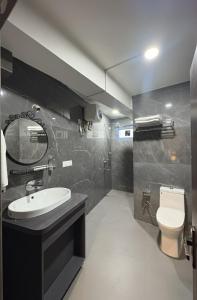 Et badeværelse på Cloud Studio by The Erina House