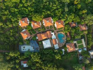 Letecký snímek ubytování Sanctuary Amaidiyana - A CGH Earth Experience