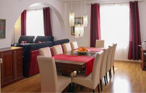 Posezení v ubytování Gorgeous Home In Cilipi