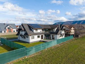 En generel udsigt til bjerge eller udsigt til bjerge taget fra villaen