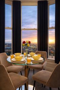 Et opholdsområde på Castle Mount Deluxe Apartment