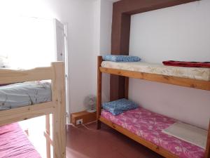 En eller flere senge i et værelse på Bety1 + 8 billeder