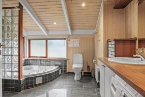 Ένα μπάνιο στο JB372-Fjerritslev-Ronnevej-3 +19 φωτογραφίες