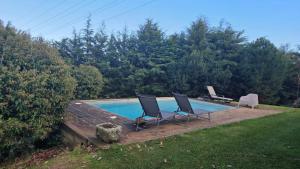 Swimmingpoolen hos eller tæt på Quinta Rural - Nossa Sra do Carmo. Teixoso