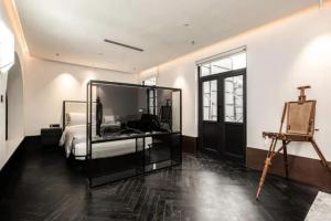 TV a/nebo společenská místnost v ubytování 烟台朝阳文保艺术酒店