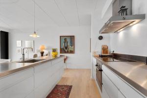 Photo de la galerie de l'établissement 84281-Ebeltoft-Hvide-Hus-Vej-3, à Ebeltoft 10 autres photos