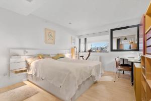 En eller flere senge i et værelse på 84281-Ebeltoft-Hvide-Hus-Vej-3