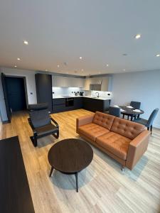 Kuchyň nebo kuchyňský kout v ubytování Luxury 2-Bed Penthouse ,Reef Manor,Walk to Beach