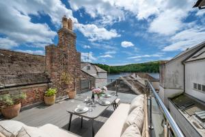 En balkon eller terrasse på 2 Bed in Fowey oc-pont