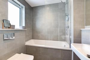 Et badeværelse på 2 Bed in Fowey oc-p00677 + 14 billeder